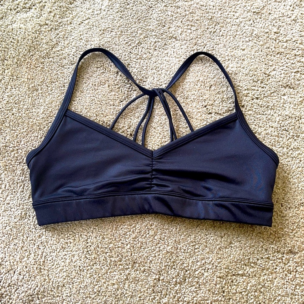 LIKE NEW ALO YOGA SUNNY STRAPPY BRA